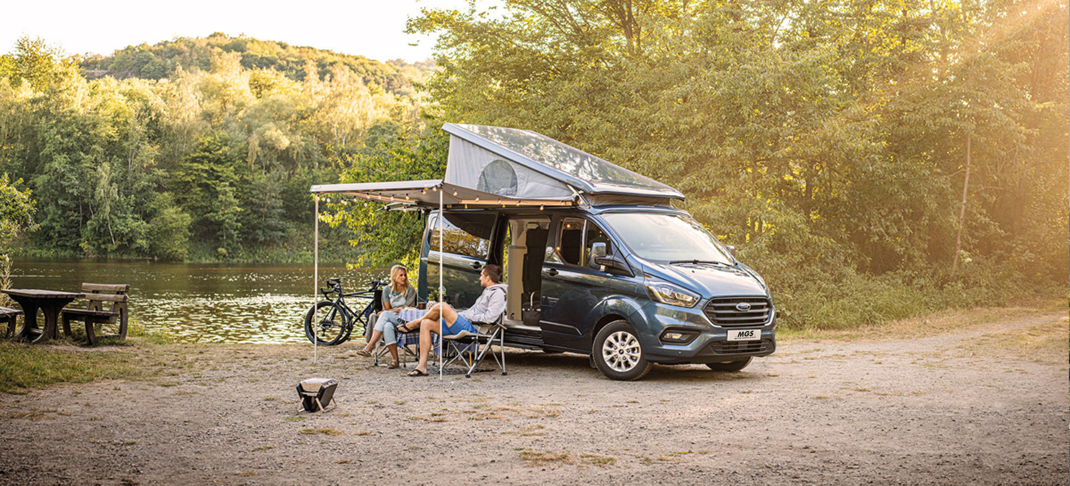 Nugget mit 2 Personen in der Natur