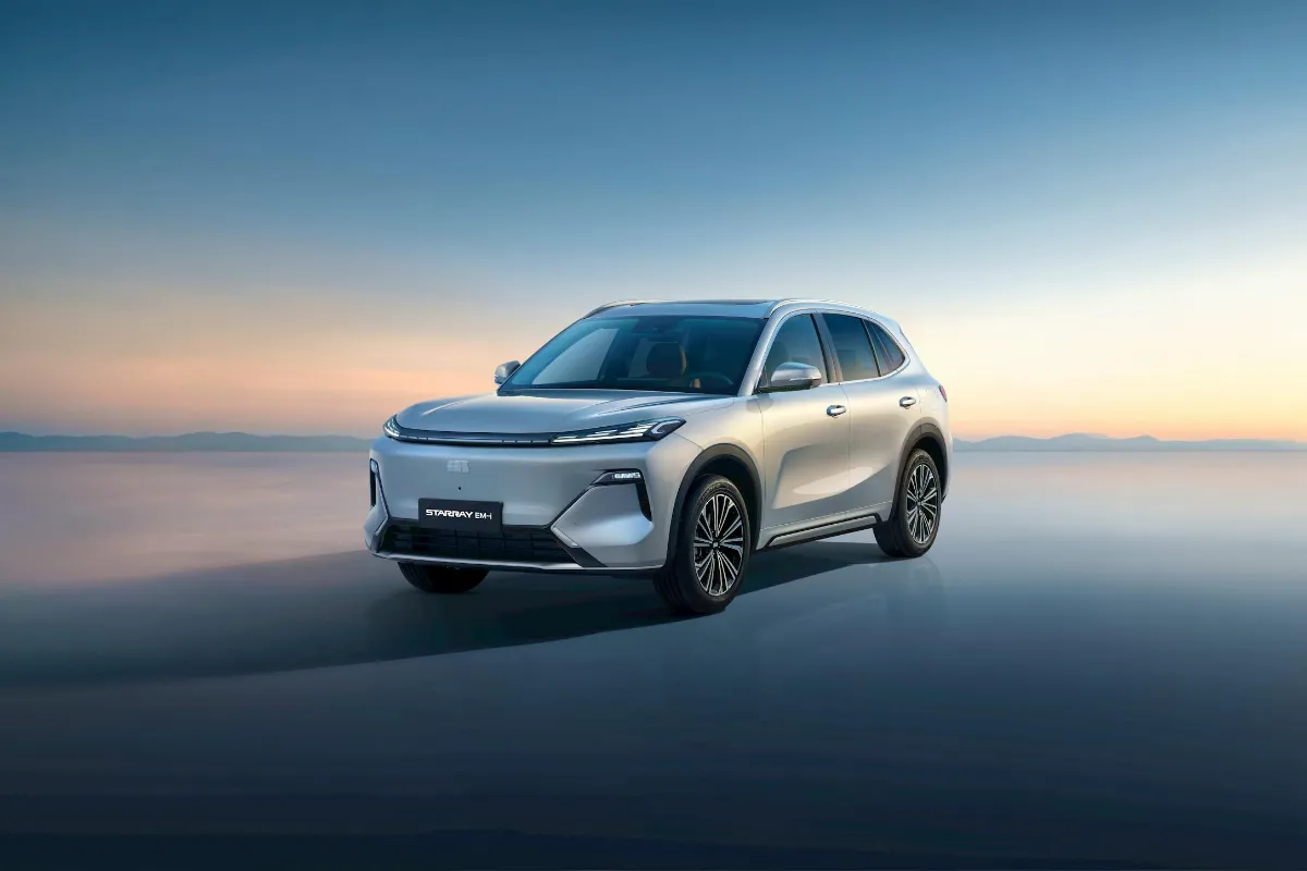 Geely Starray EM-i von der Seitenansicht