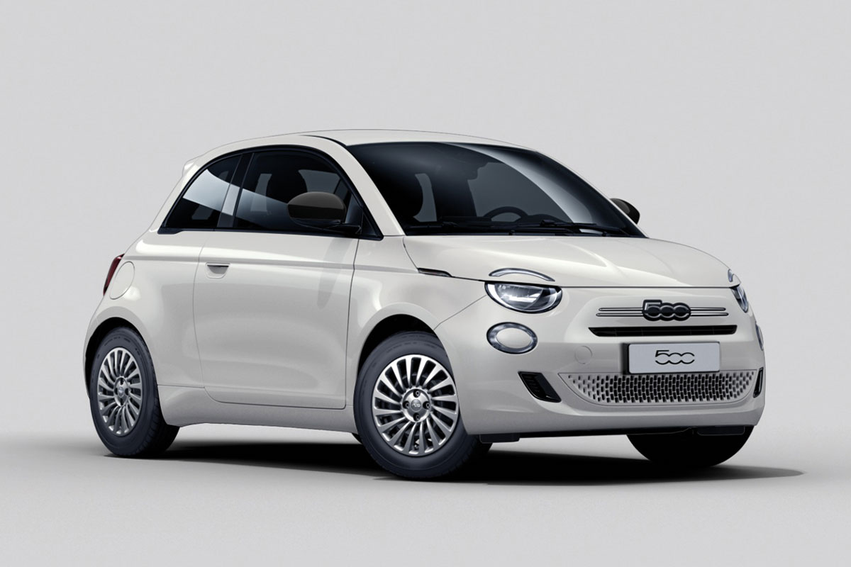 Fiat 500 POP Hybrid in Ice White von der rechten Seite vorne