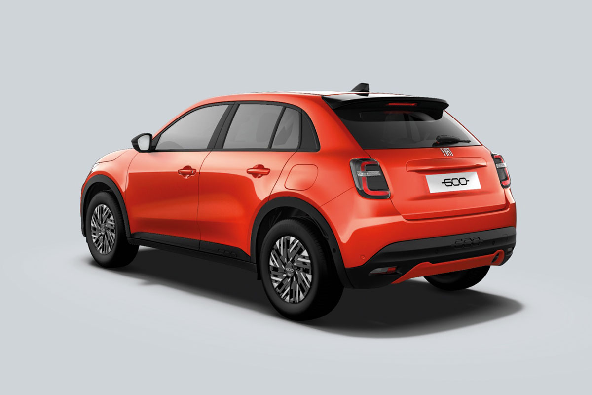 Fiat 600 Pop in Sole Orange von der Seite hinten