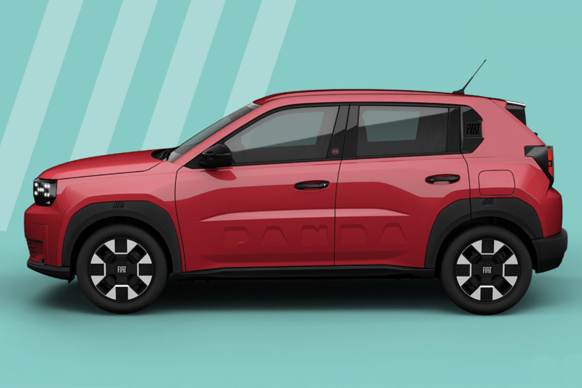 Fiat Grande Panda Hybrid Business Edition in Passione Rot von der Seite