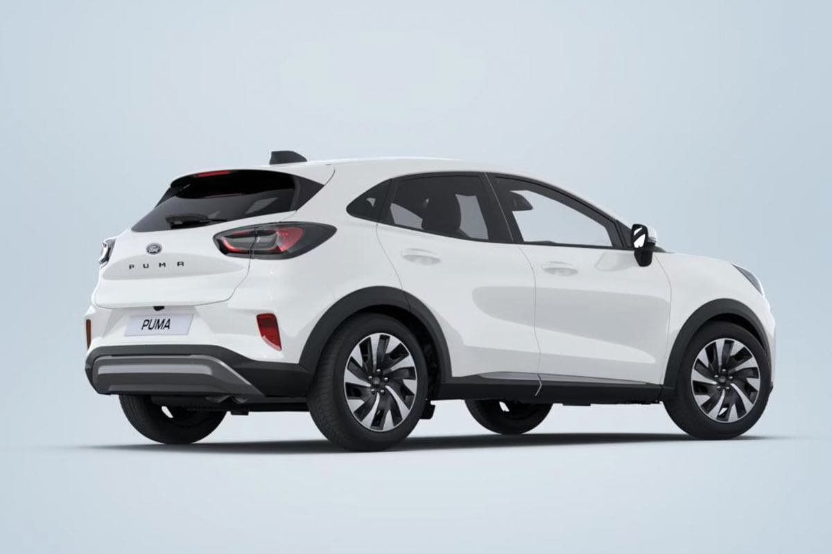 Ford Puma Titanium in Frozen White von der Seite hinten