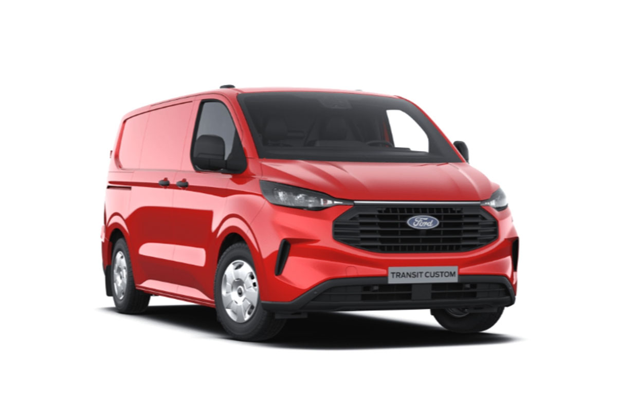Ford Transit Custom 280 L1H1 Trend in Race Red von der Seite vorne vor weißem Hintergrund
