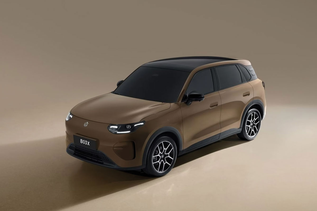 Leapmotor B03X von der Seitenansicht 