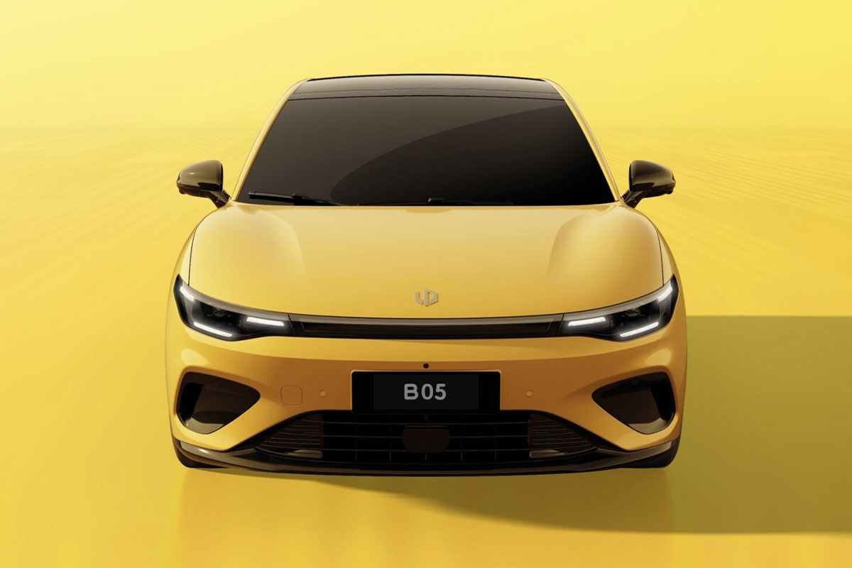 Leapmotor B05 in gelb von vorne