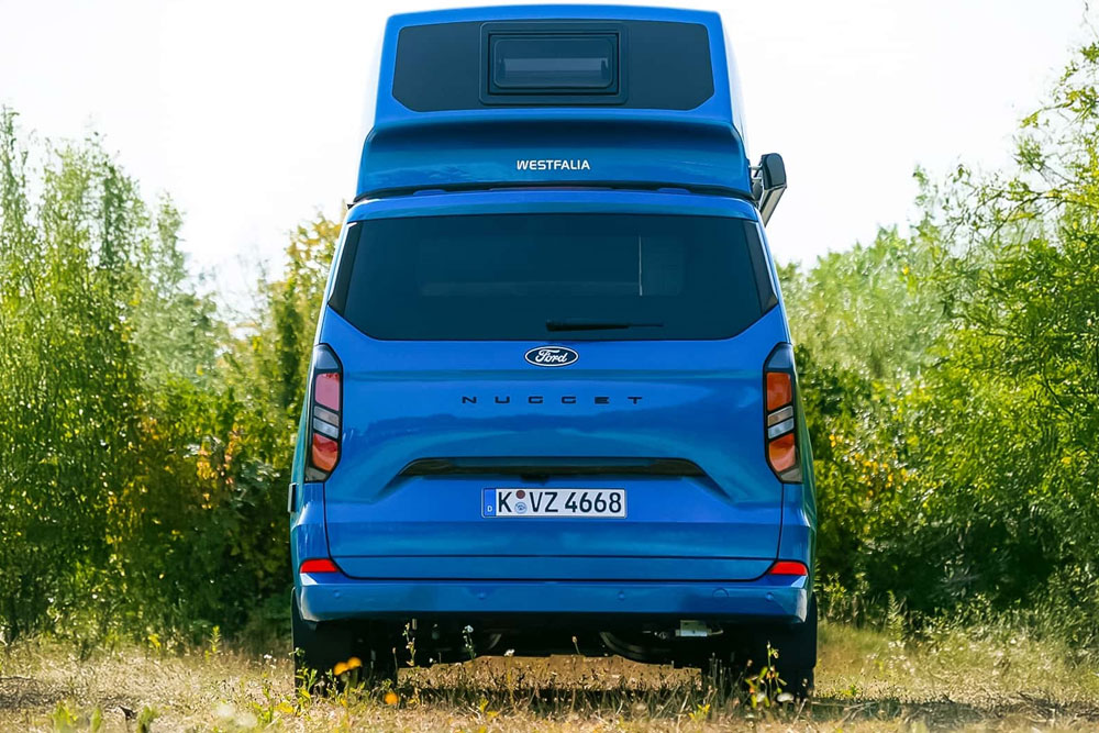 Ford Campervan blau Hochdach von hinten