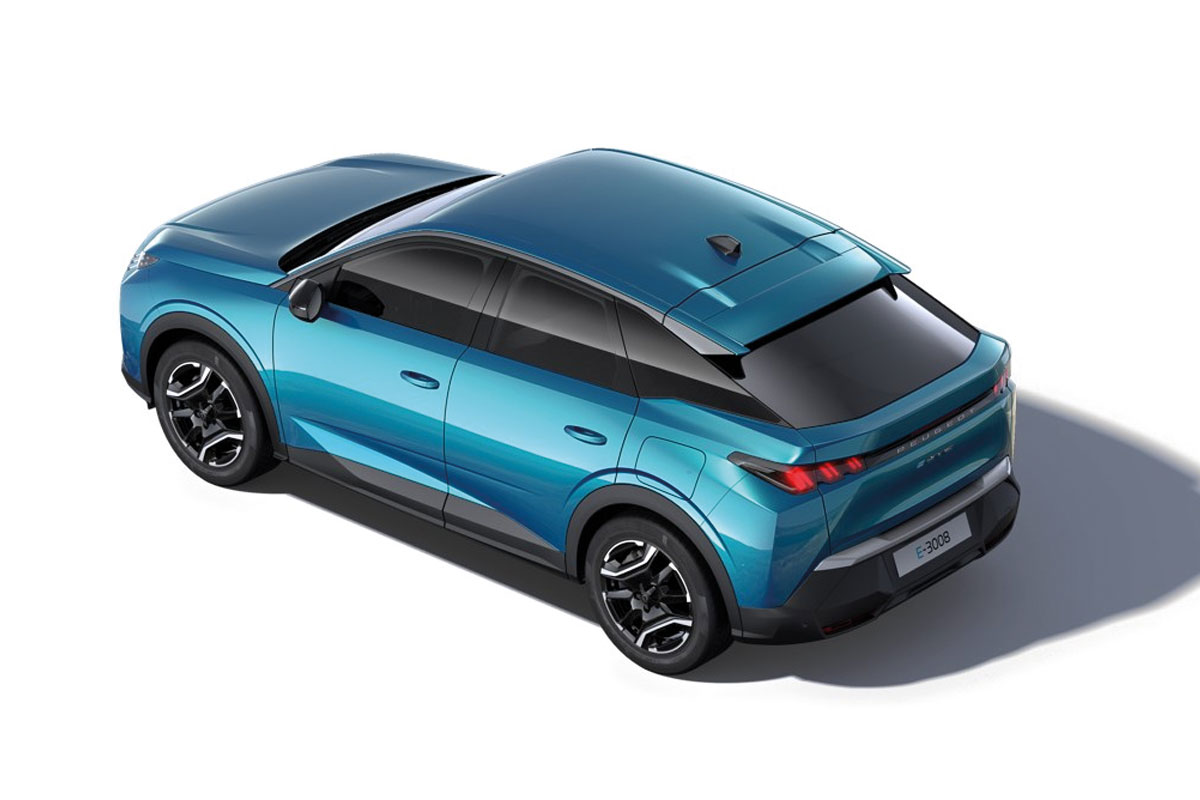 Peugeot E-3008 Allure in Obsession Blau Außendarstellung von Hinten links