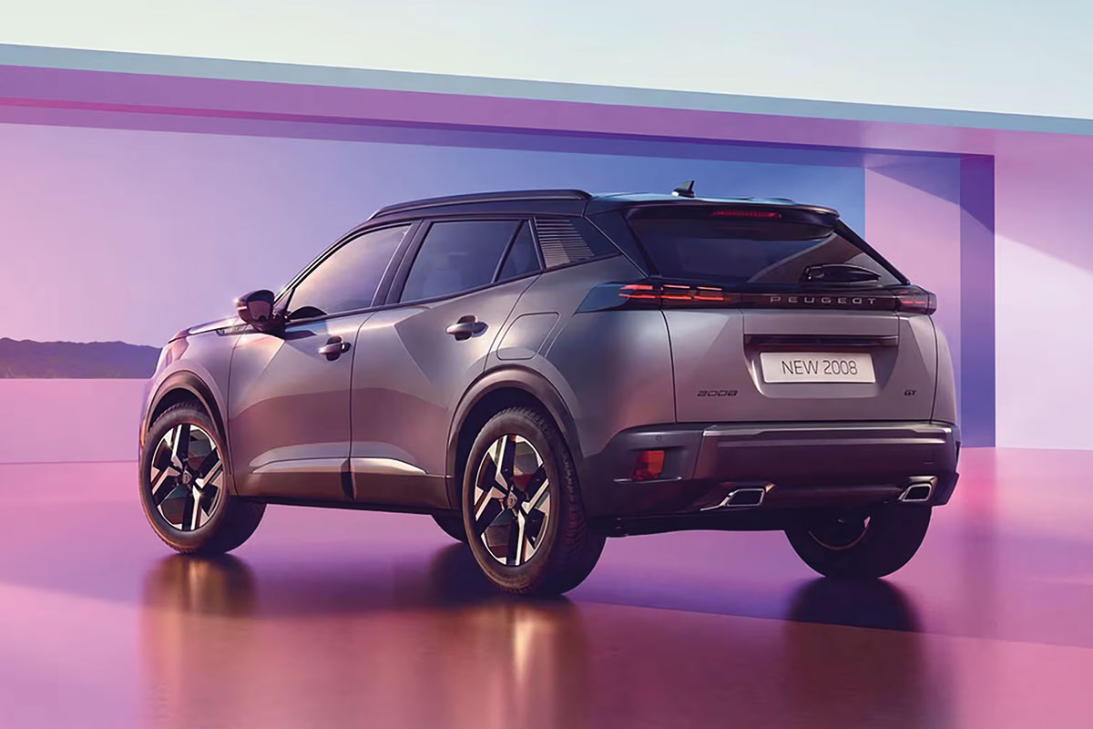 Peugeot 2008 von der Seite